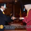 Wisuda Unpad Gel IV TA 2015_2016 Fakultas Ilmu Budaya Oleh Dekan -079