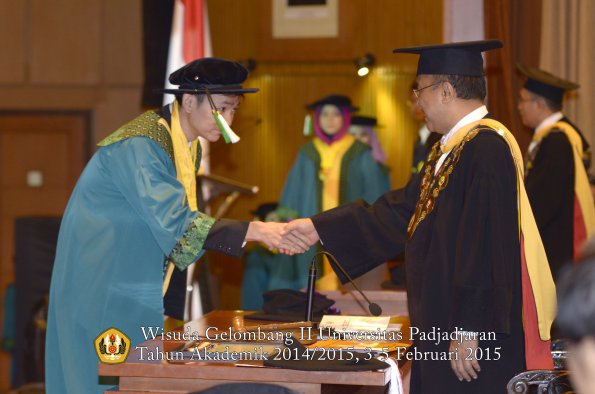Wisuda Unpad Gel II TA 2014_2015 Program Pasca oleh Rektor 051