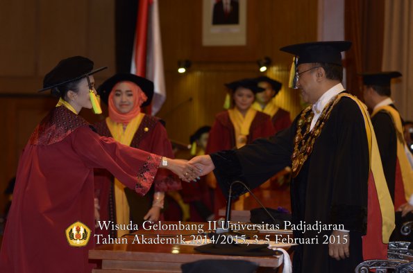 Wisuda Unpad Gel II TA 2014_2015  Fakultas Ilmu Komunikasi oleh Rektor 001