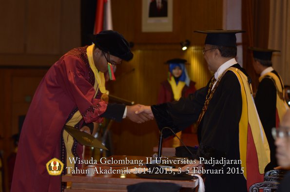 Wisuda Unpad Gel II TA 2014_2015  Fakultas TIP oleh Rektor 010
