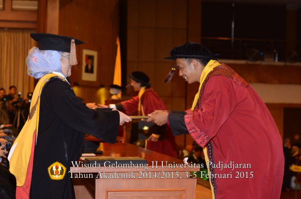 Wisuda Unpad Gel II TA 2014_2015  Fakultas Peternakan oleh Dekan 004