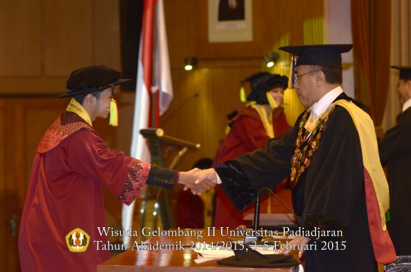 Wisuda Unpad Gel II TA 2014_2015  Fakultas Ilmu Komunikasi oleh Rektor 012