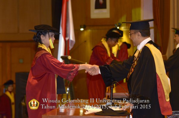Wisuda Unpad Gel II TA 2014_2015  Fakultas Ilmu Komunikasi oleh Rektor 015