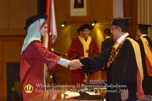 Wisuda Unpad Gel II TA 2014_2015  Fakultas Teknik Geologi oleh Rektor 011