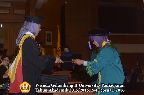 Wisuda Unpad Gel II TA 2015_2016 Fakultas Psikologi oleh Dekan  003