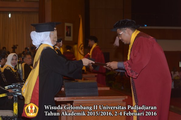 Wisuda Unpad Gel II TA 2015_2016 Fakultas Peternakan oleh Dekan 021