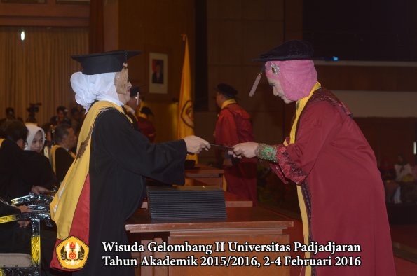 Wisuda Unpad Gel II TA 2015_2016 Fakultas Peternakan oleh Dekan 022