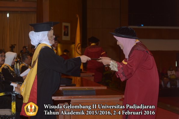 Wisuda Unpad Gel II TA 2015_2016 Fakultas Peternakan oleh Dekan 040