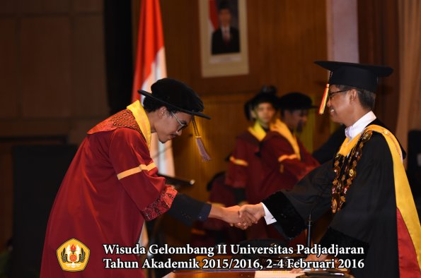 Wisuda Unpad Gel II TA 2015_2016  Fakultas Peternakan oleh Rektor  008