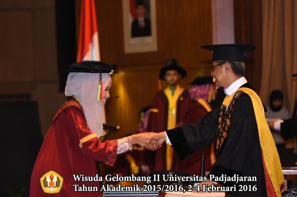 Wisuda Unpad Gel II TA 2015_2016   Fakultas Mipa oleh Rektor  094