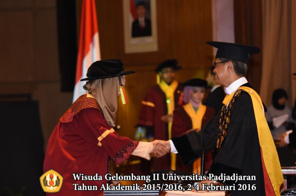 Wisuda Unpad Gel II TA 2015_2016   Fakultas Mipa oleh Rektor  138