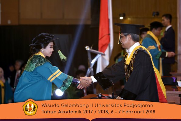 wisuda unpad gel II TA 2017-2018 fakultas kedokteran  oleh Rektor 019