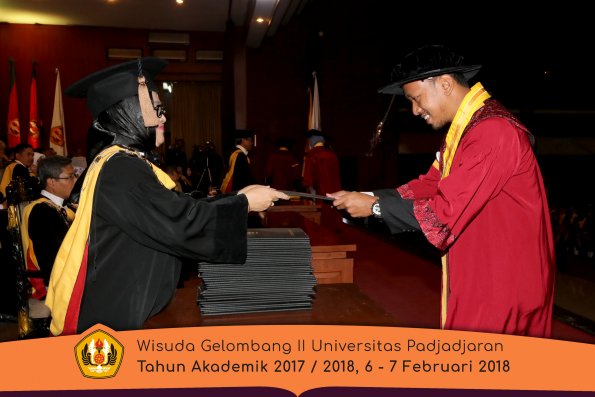 wisuda unpad gel II TA 2017-2018 Fakultas Peternakan  Oleh Dekan 005