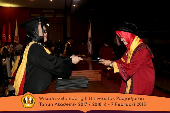 wisuda unpad gel II TA 2017-2018 Fakultas Peternakan  Oleh Dekan 027