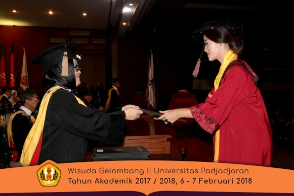wisuda unpad gel II TA 2017-2018 Fakultas Peternakan  Oleh Dekan 028