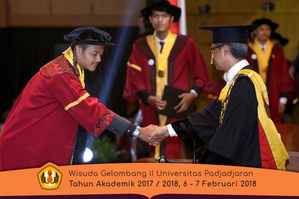 wisuda unpad gel II TA 2017-2018 Fakultas Peternakan  Oleh Rektor 014