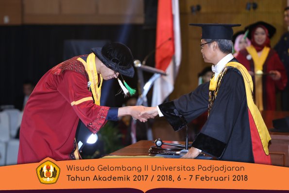 wisuda unpad gel II TA 2017-2018 Fakultas  Pertanian  Oleh  Rektor 012
