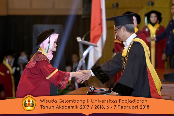 wisuda unpad gel II TA 2017-2018 Fakultas  Pertanian  Oleh  Rektor 014