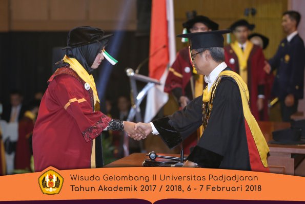 wisuda unpad gel II TA 2017-2018 Fakultas  Pertanian  Oleh  Rektor 016