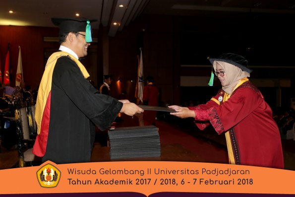 Wisuda Unpad Gel I I TA 2017-2018 Fakultas perikanan dan kelautan oleh Dekan 004
