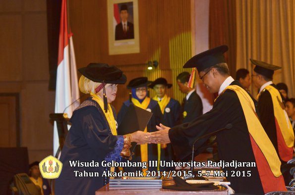 Wisuda Unpad Gel III TA 2014_2015  Program Pascasarjana oleh Rektor 048