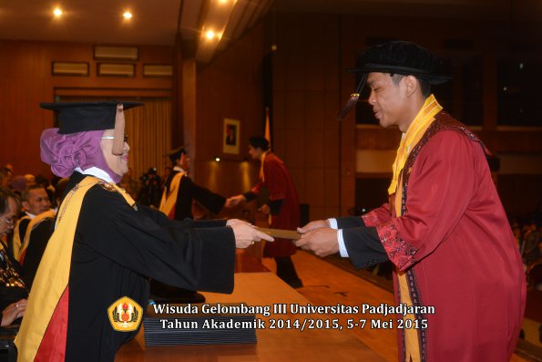 Wisuda Unpad Gel III TA 2014_2015  Fakultas Peternakan oleh Dekan 002