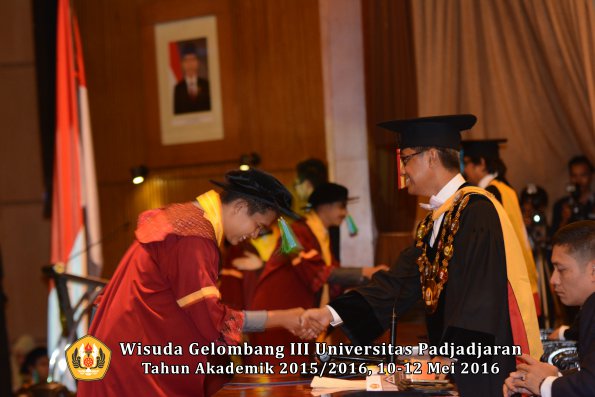 Wisuda Unpad Gel III TA 2015_2016  Fakultas PIK oleh Rektor  001