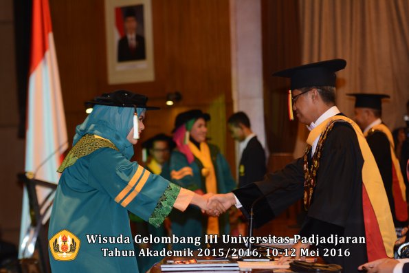 Wisuda Unpad Gel III TA 2015_2016 Fakultas Pertanian oleh Rektor  001