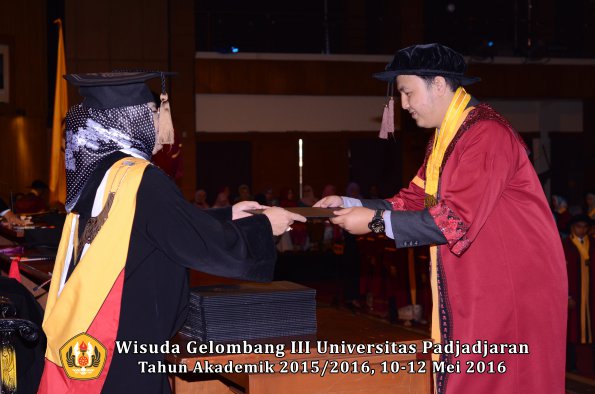 Wisuda Unpad Gel III TA 2015_2016  Fakultas Peternakan oleh Dekan  017