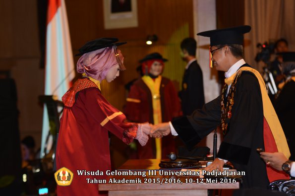 Wisuda Unpad Gel III TA 2015_2016  Fakultas Peternakan oleh Rektor  008