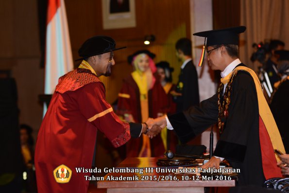 Wisuda Unpad Gel III TA 2015_2016  Fakultas Peternakan oleh Rektor  010