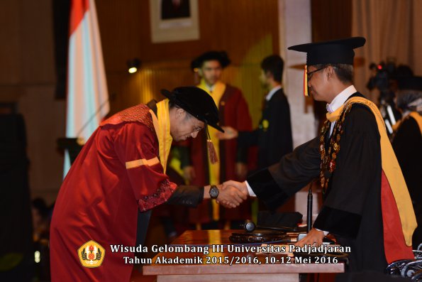 Wisuda Unpad Gel III TA 2015_2016  Fakultas Peternakan oleh Rektor  015