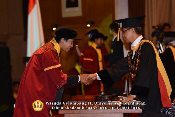 Wisuda Unpad Gel III TA 2015_2016  Fakultas Peternakan oleh Rektor  018