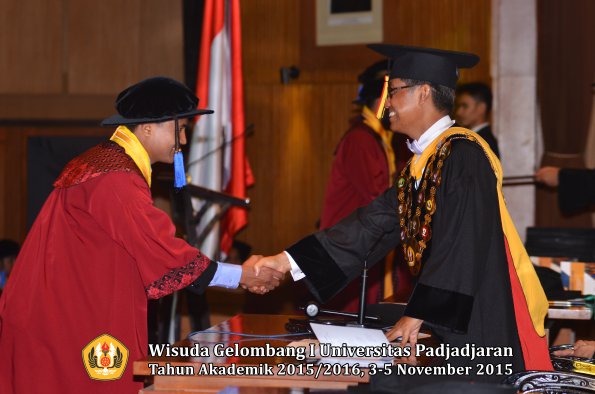 Wisuda Unpad Gel I TA 2015_2016  Fakultas ISIP oleh Rektor-010