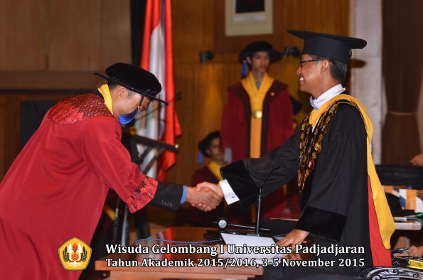 Wisuda Unpad Gel I TA 2015_2016  Fakultas ISIP oleh Rektor-011