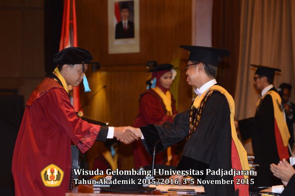 Wisuda Unpad Gel I TA 2015_2016  Fakultas Ilmu Budaya oleh Rektor-006