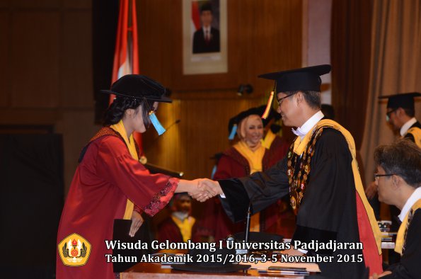 Wisuda Unpad Gel I TA 2015_2016  Fakultas Ilmu Budaya oleh Rektor-014