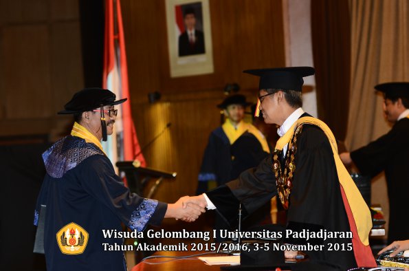 Wisuda Unpad Gel I TA 2015_2016  Fakultas Teknik Geologi oleh Rektor-001