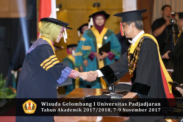 Wisuda Unpad Gel I TA 2017_2018  Sekolah Pascasarjana oleh Rektor 003