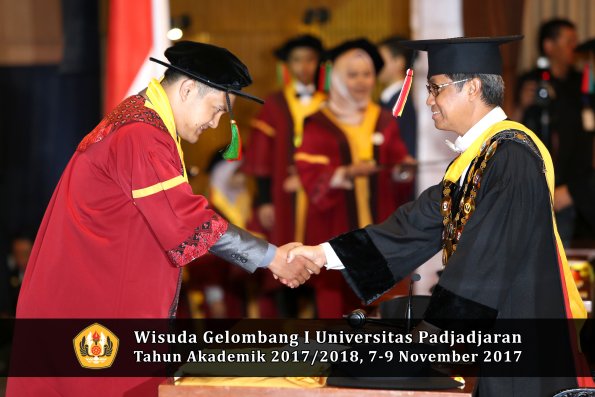 Wisuda Unpad Gel I TA 2017_2018  Fakultas Teknlogi industri pertanian oleh Rektor 003