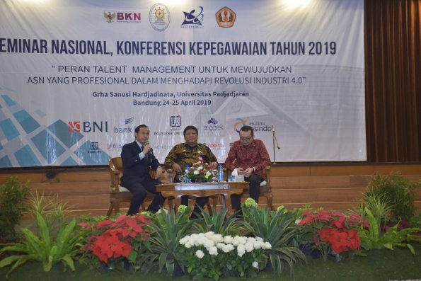 semnas_kepeg_2019_sesi1_ImamS_0049