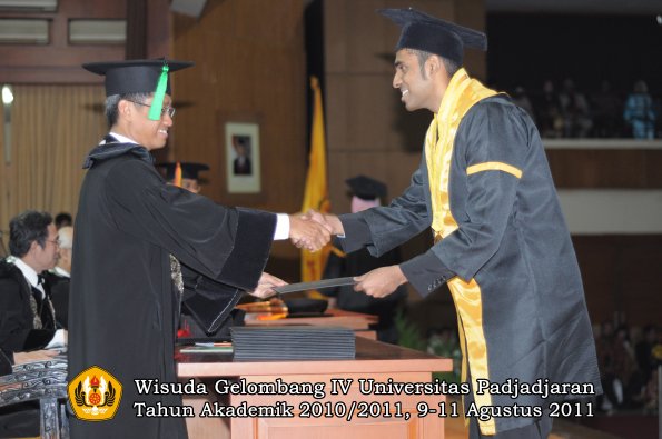 wisuda-fk-oleh-dekan-222