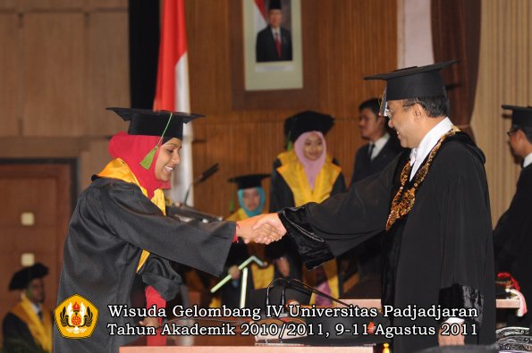 wisuda-fk-oleh-rektor-222