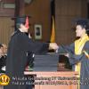 wisuda-fh-oleh-dekan-056