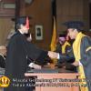 wisuda-fh-oleh-dekan-094