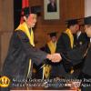 wisuda-fh-oleh-rektor-081