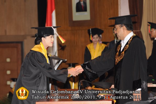 wisuda-fmipa-oleh-rektor-116