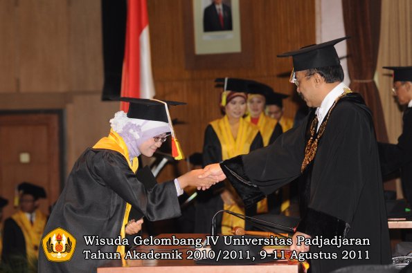 wisuda-fmipa-oleh-rektor-141