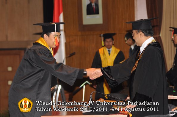 wisuda-fmipa-oleh-rektor-172