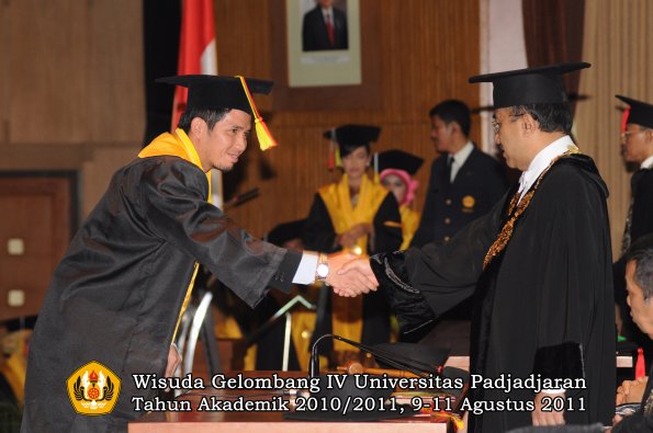 wisuda-fmipa-oleh-rektor-206